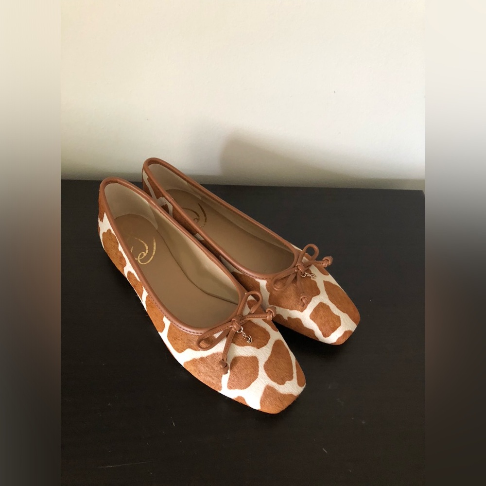 NEW Sam Edelman Real Fur Dyed Cow Hair Flats Tan Ivory - Picture 6 of 9